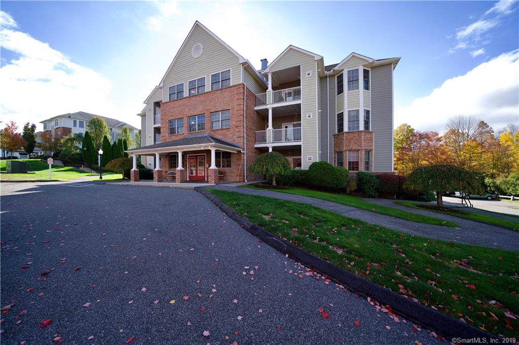 15 Cassandra Boulevard - Photo 1