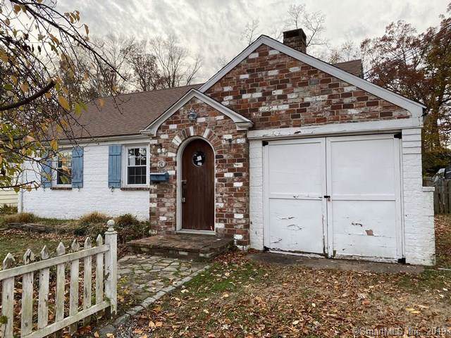 24 Oakwood Manor - Photo 1
