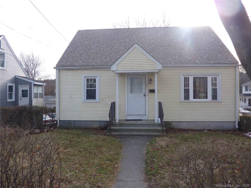302 Edgewood Avenue - Photo 1