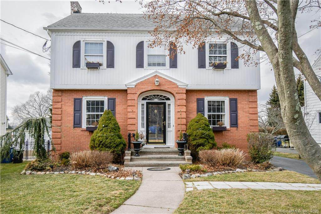 596 Townsend Avenue - Photo 1