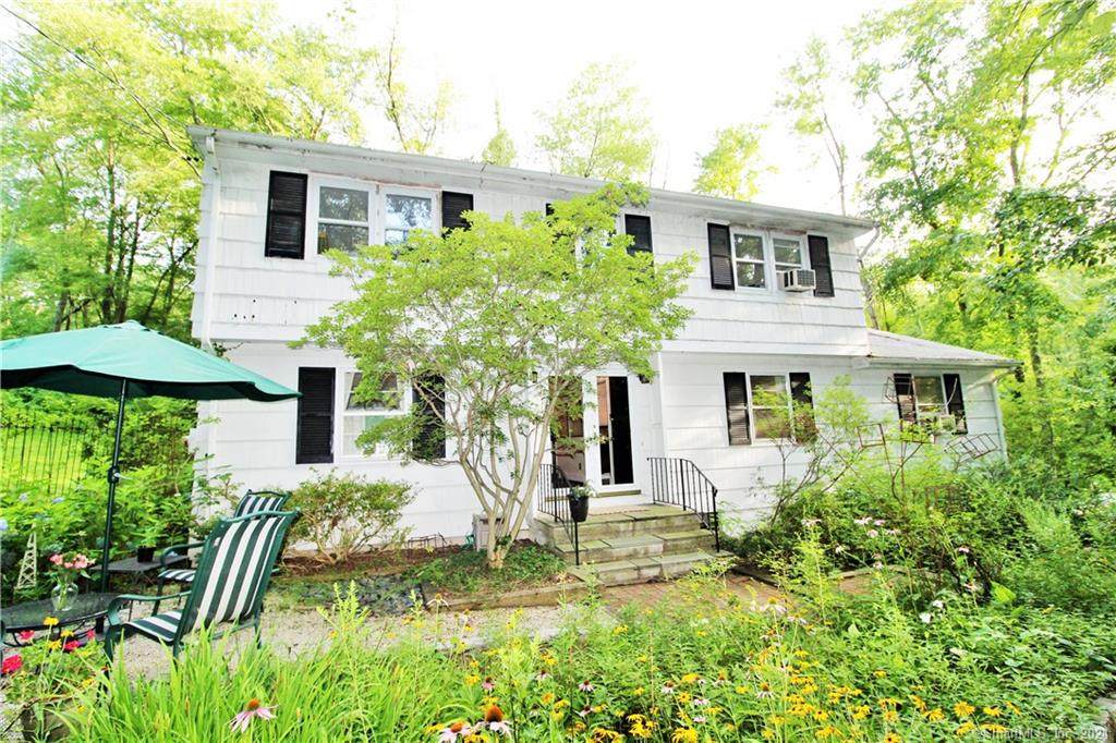4 Brookwood Lane - Photo 1