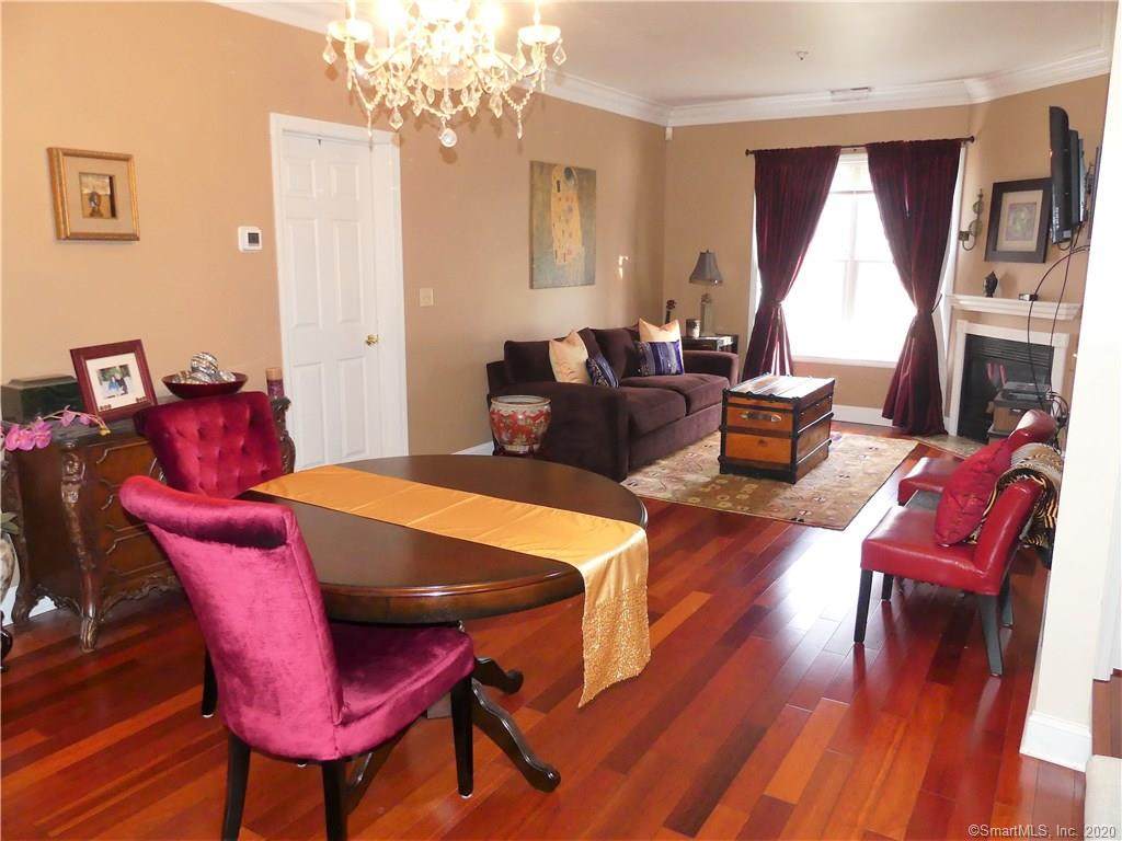 105 Richards Avenue - Photo 1