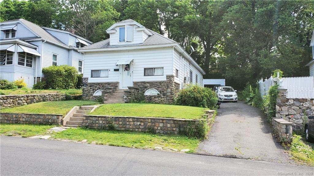 18 Bronx Avenue - Photo 1