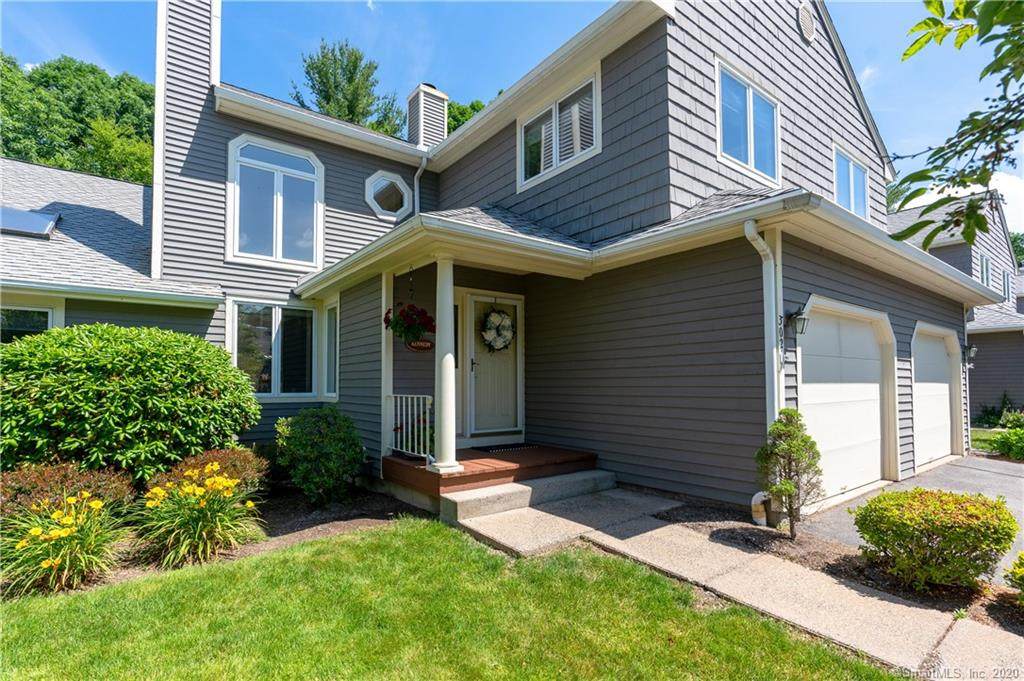 302 Castlewood Drive - Photo 1