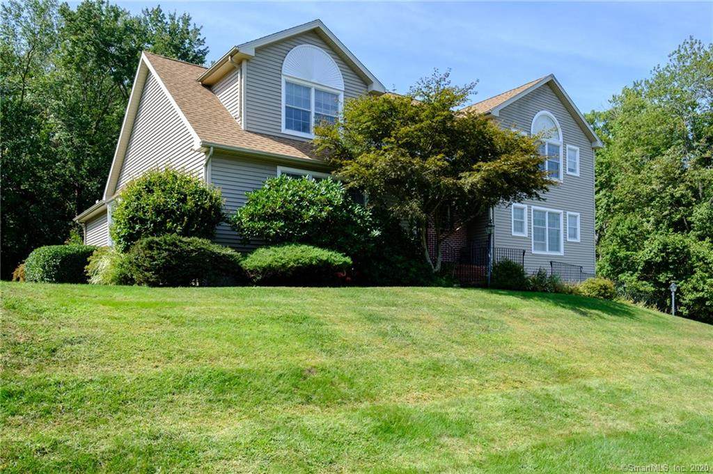 140 Pond View Drive - Photo 1