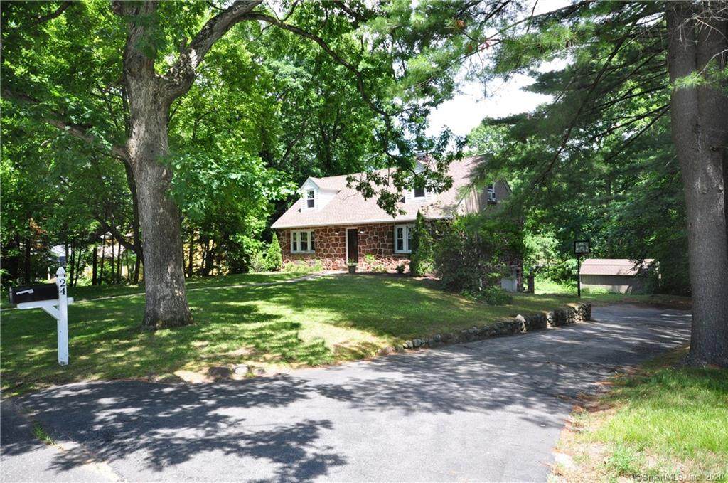 24 Lawrence Avenue - Photo 1
