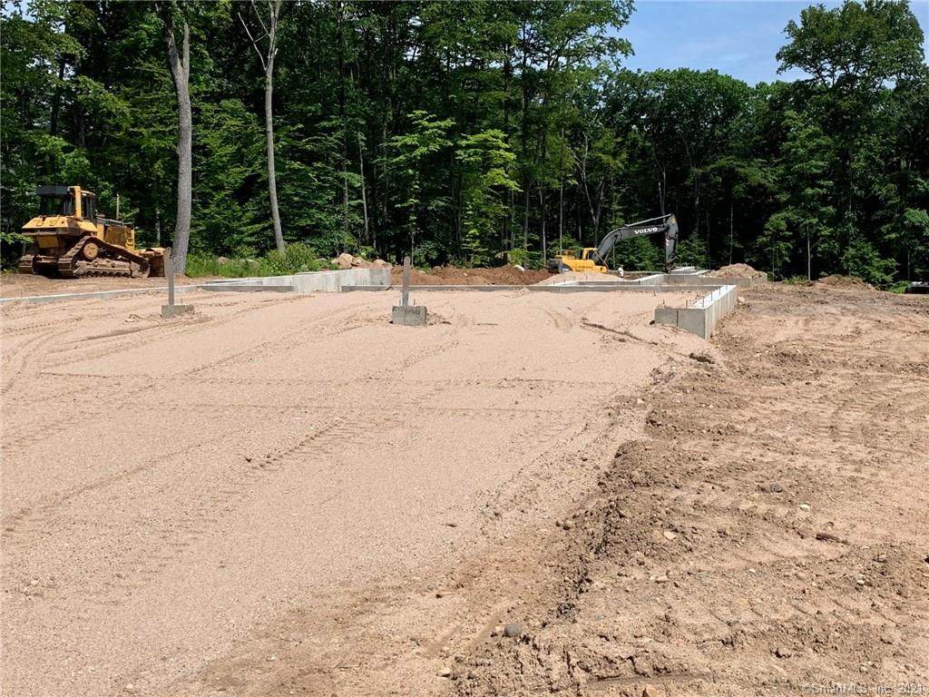 61 Stratford Crossing - Photo 1
