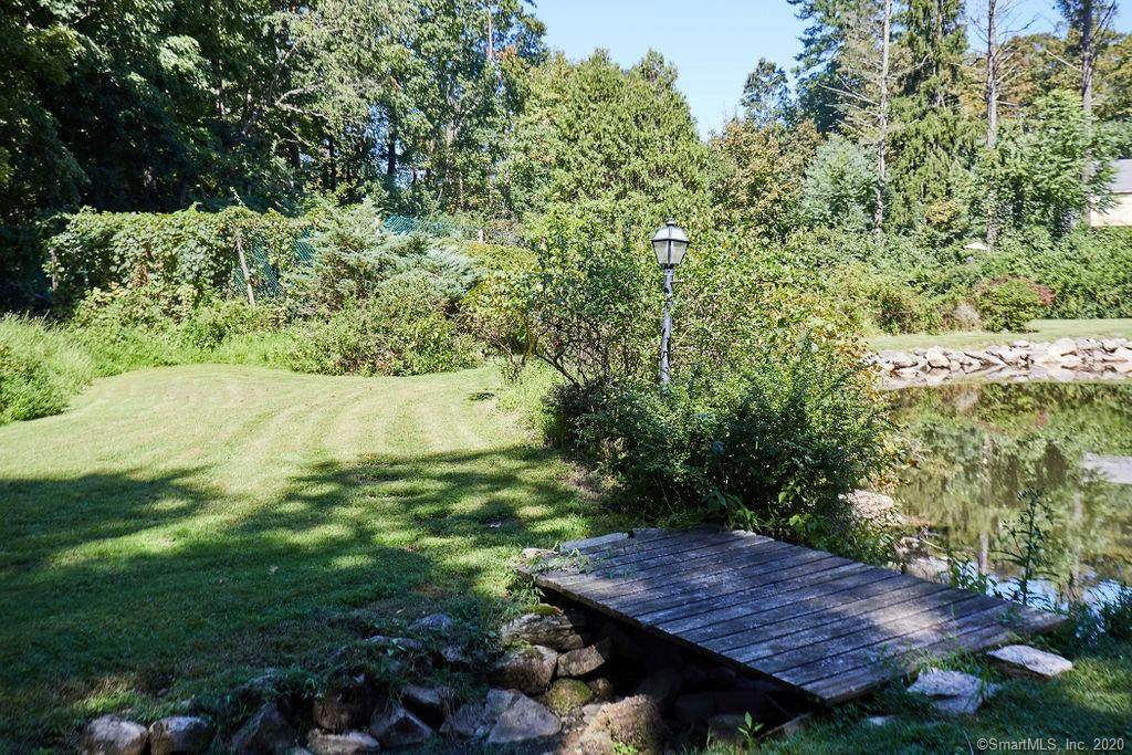 8 Punch Bowl Drive - Photo 1