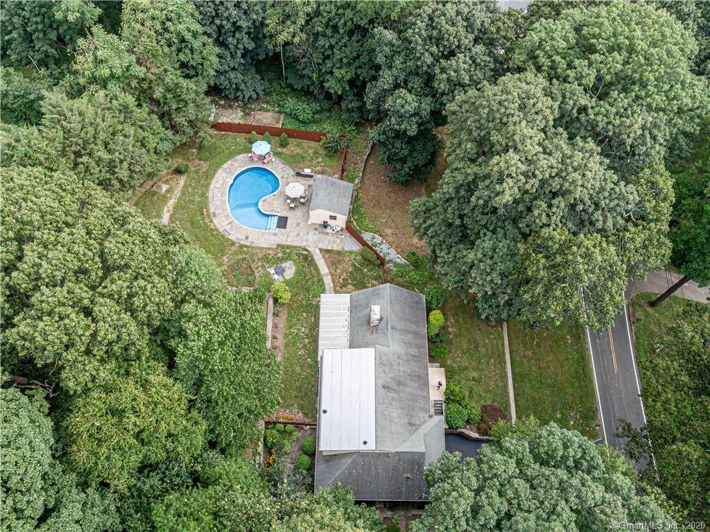 121 Beardsley Parkway - Photo 1