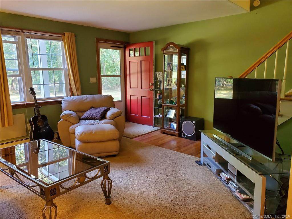 407 Robin Court - Photo 1
