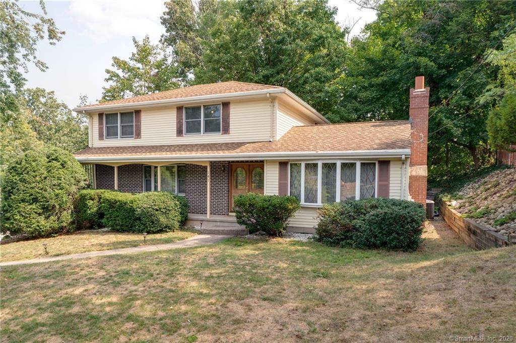 141 Oakwood Drive - Photo 1
