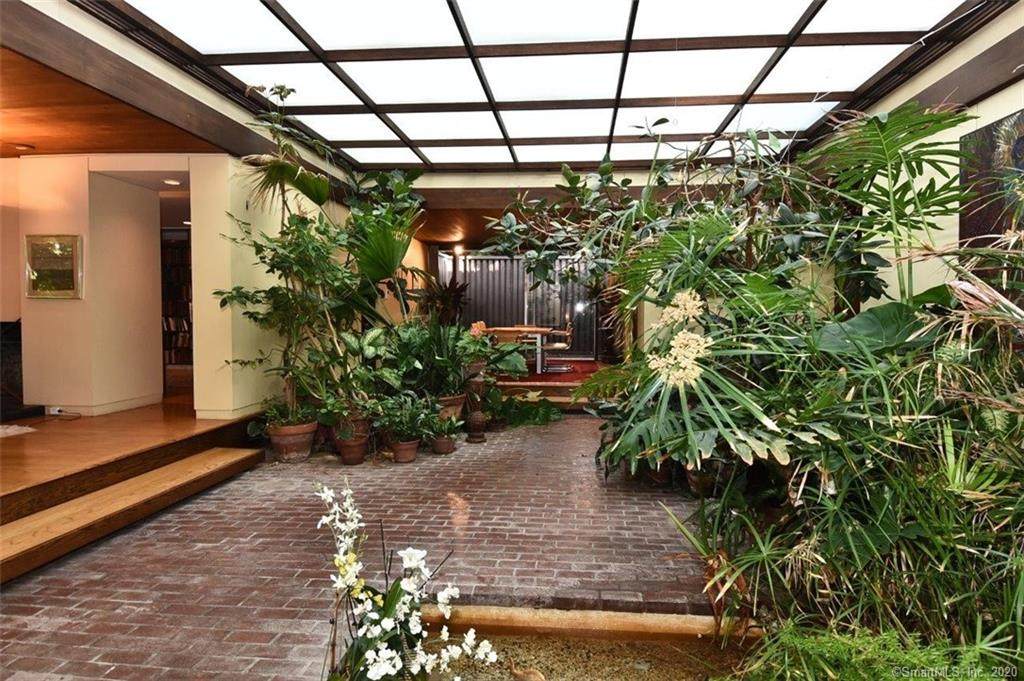 129 Deepwood Drive - Photo 1