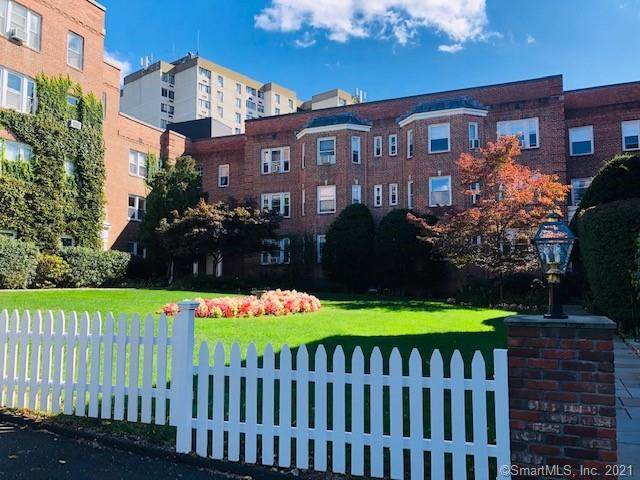 70 Strawberry Hill Avenue - Photo 1