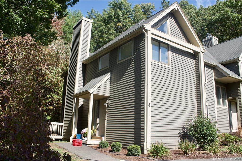 8 Rivermead - Photo 1