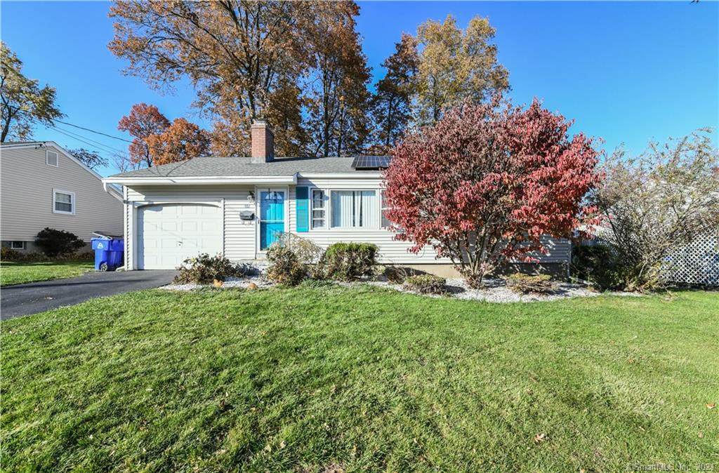 82 Oakdale Street - Photo 1
