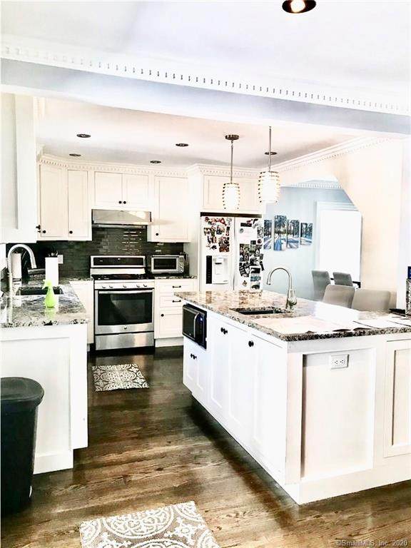 91 Oaklawn Avenue - Photo 1