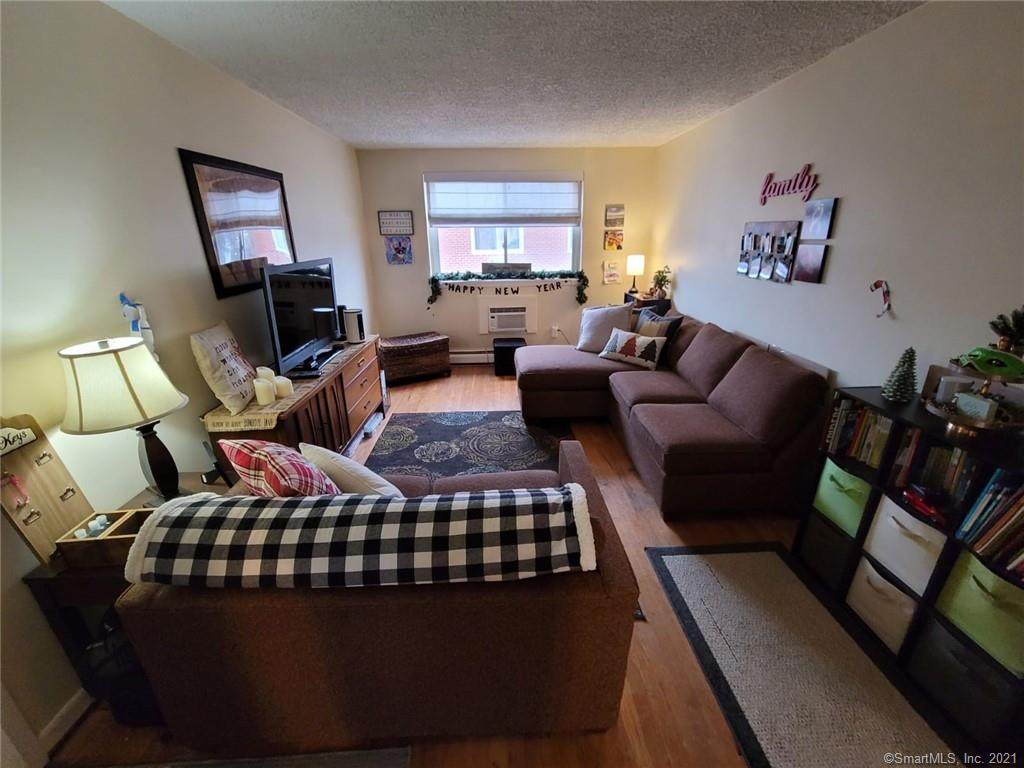 4 Van Zant Street - Photo 1