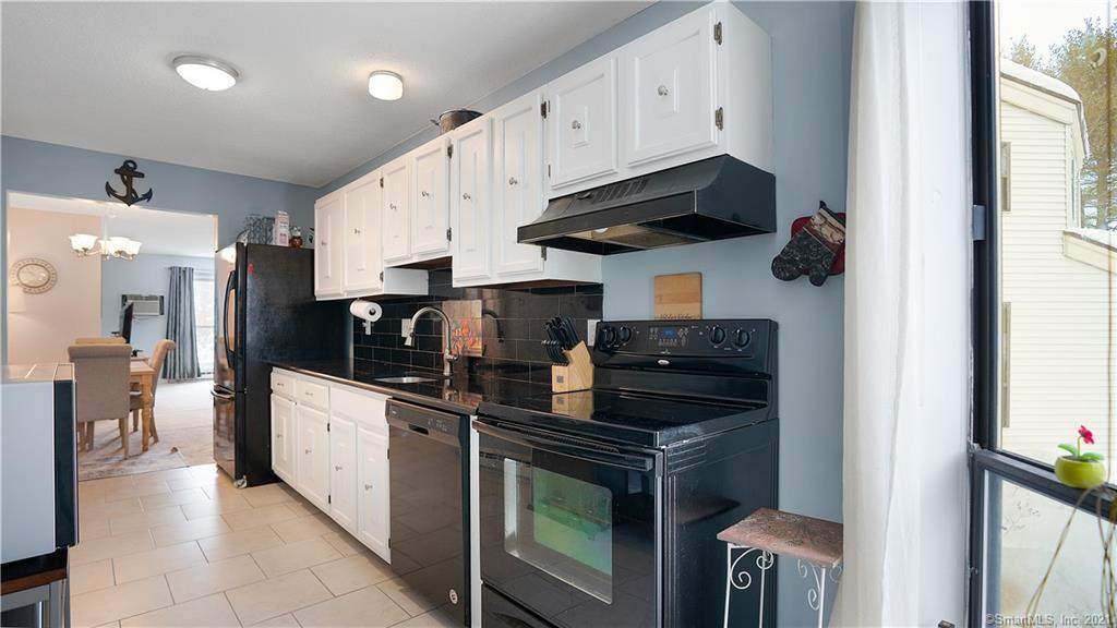 41 Wellington Drive - Photo 1