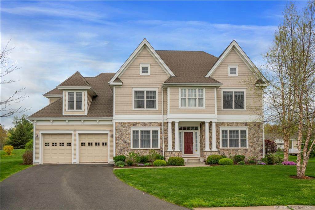 4 Colonial Drive - Photo 1