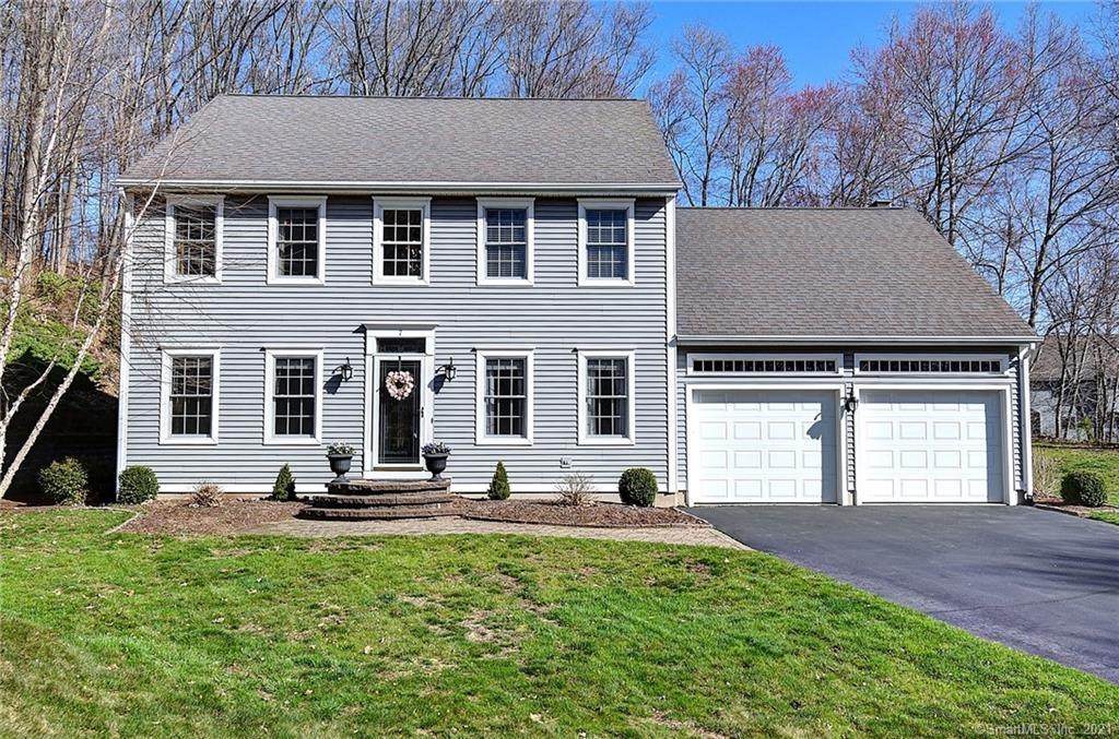 7 Chase Hollow Lane - Photo 1