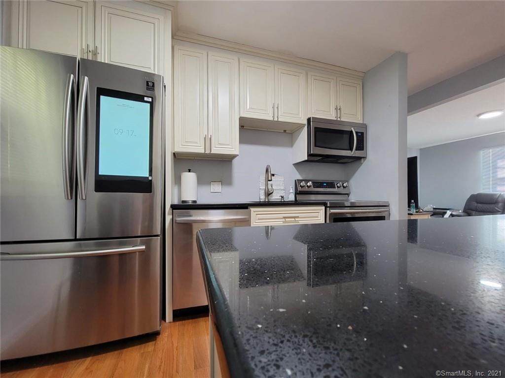 646 Howe Avenue - Photo 1