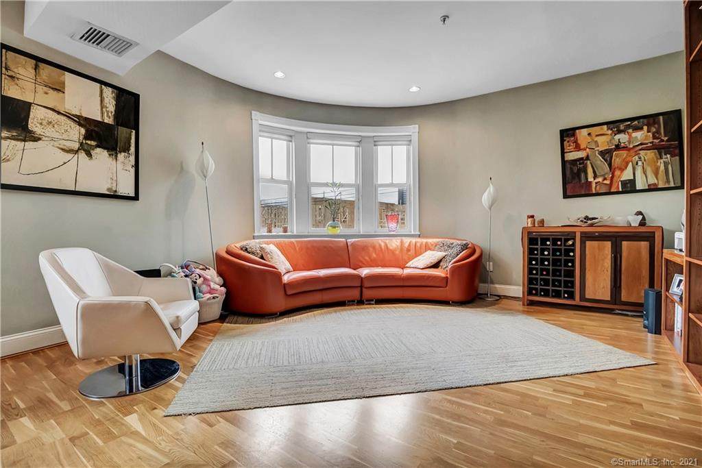 629 Chapel Street - Photo 1
