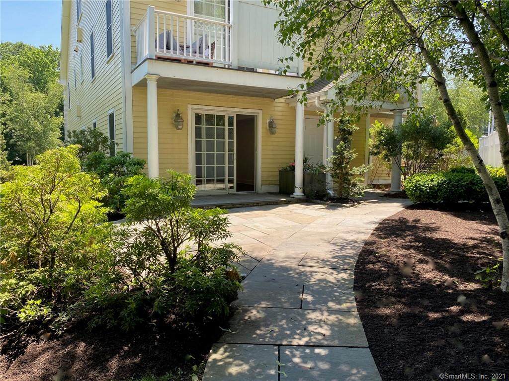 76 New Canaan Avenue - Photo 1