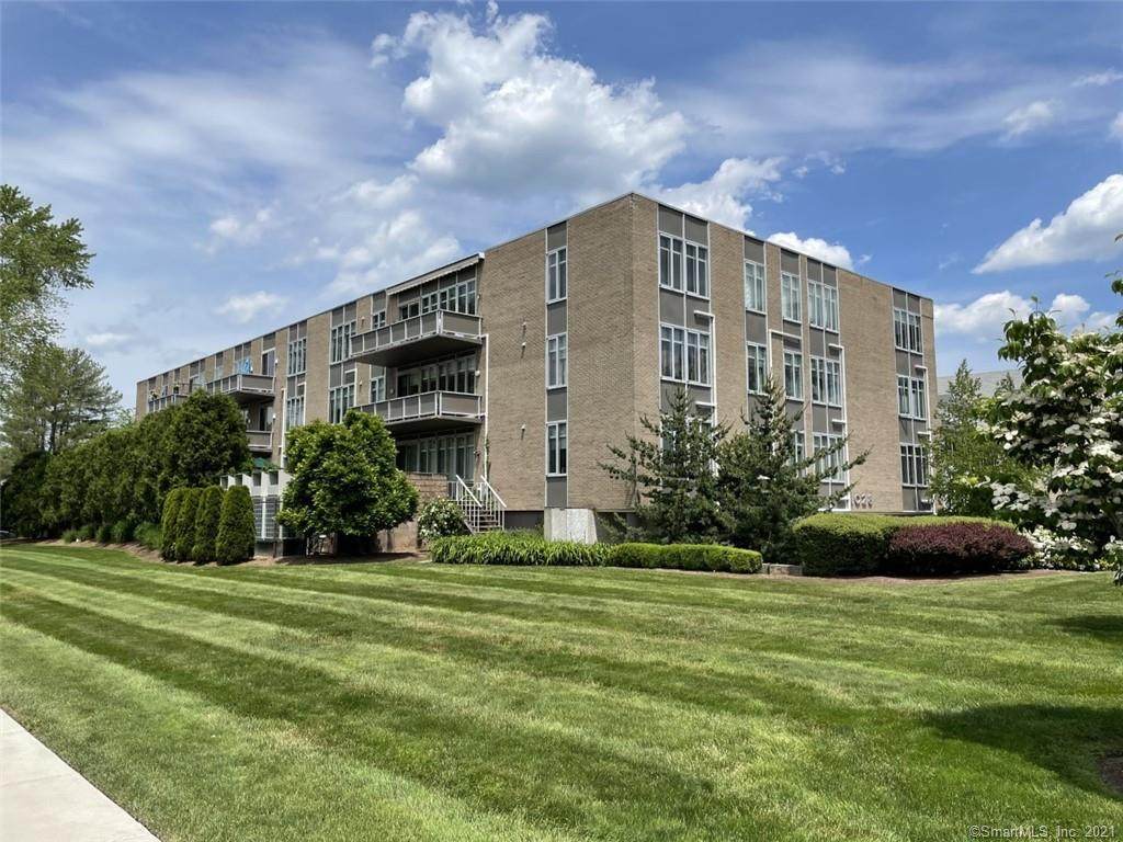 1028 Farmington Avenue - Photo 1