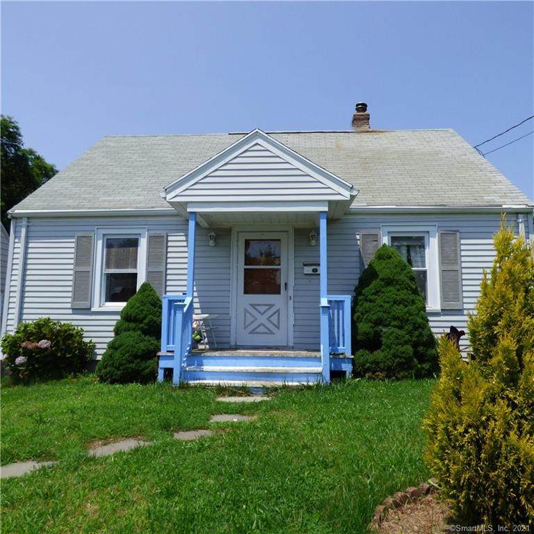 548 Queen Street - Photo 1