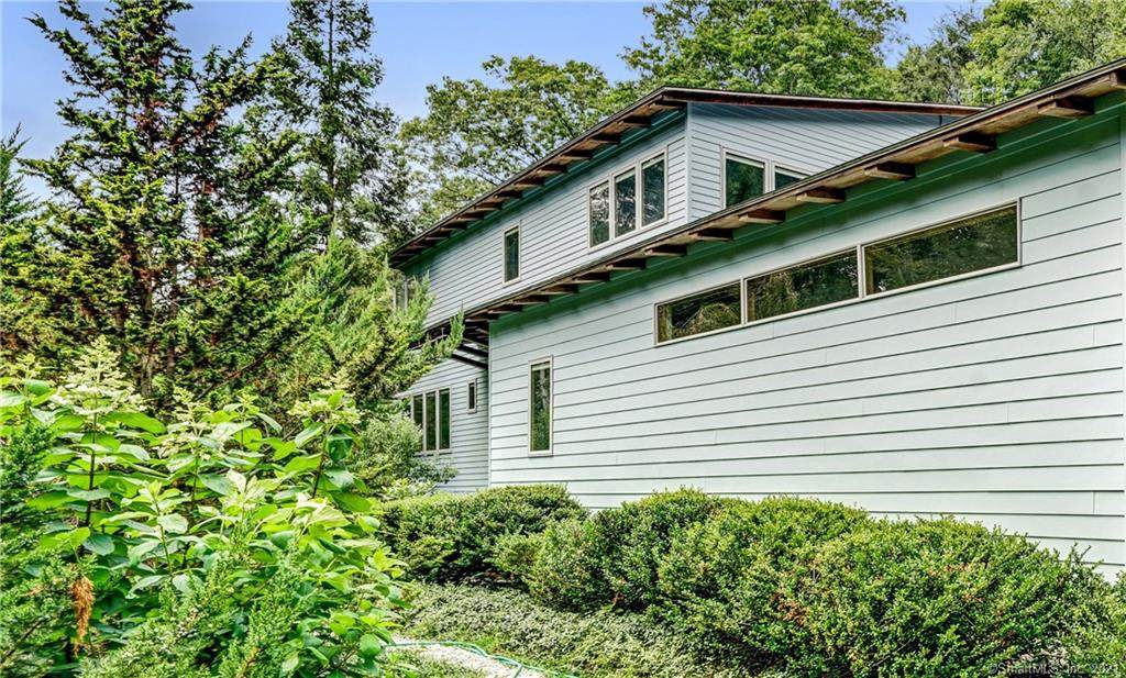 31 Mill Rock Road - Photo 1
