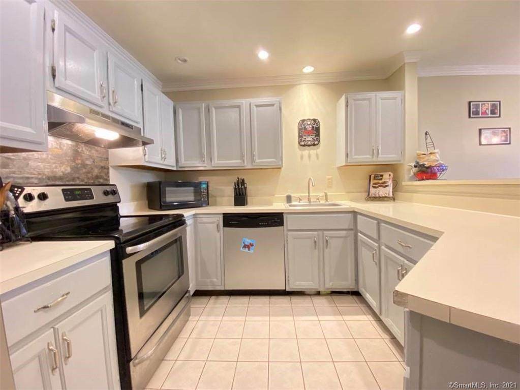 8 Rose Lane - Photo 1