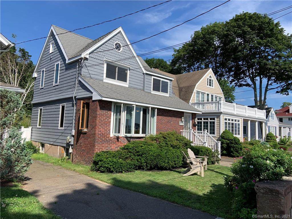 215 Townsend Avenue - Photo 1