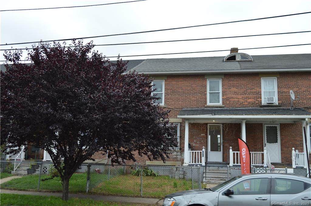 676 Brooks Street - Photo 1