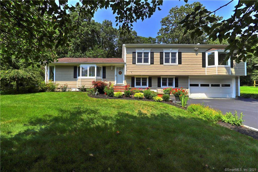 29 Mohawk Drive - Photo 1