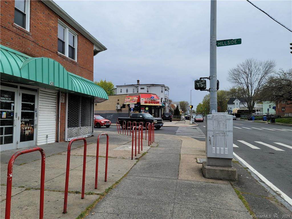 438 New Britain Avenue - Photo 1