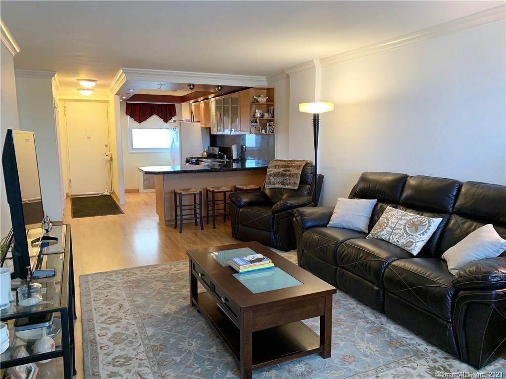 71 Strawberry Hill Avenue - Photo 1