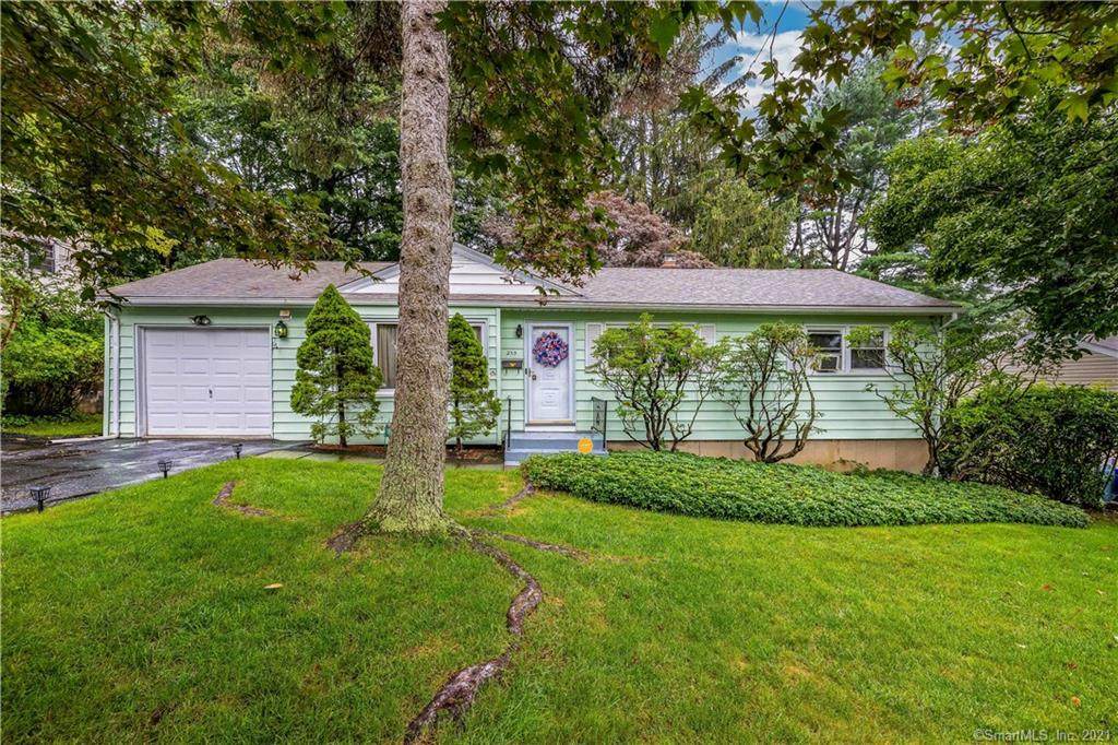 255 Rockland Avenue - Photo 1
