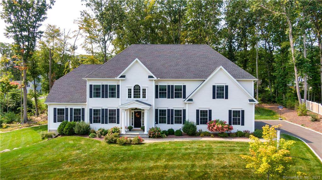 19 Stratford Crossing - Photo 1