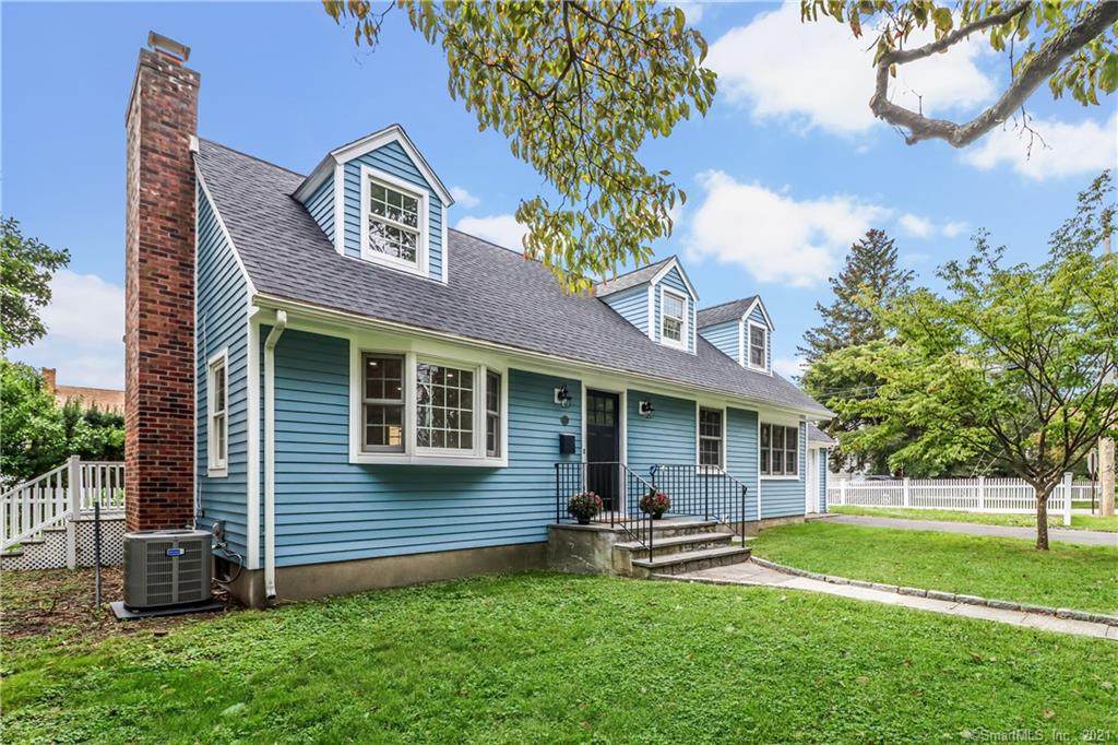 131 Hunyadi Avenue - Photo 1