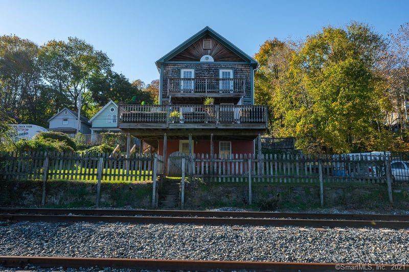 216 Thames Street - Photo 1