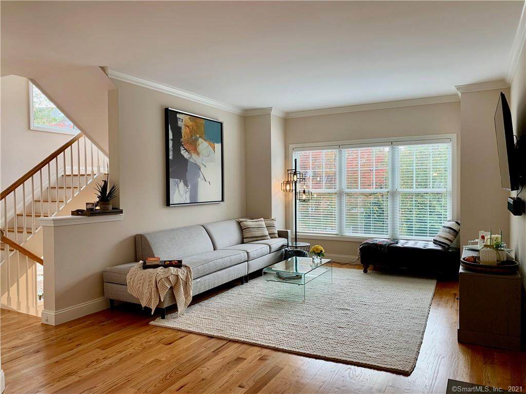 905 Woodland Hills Drive - Photo 1