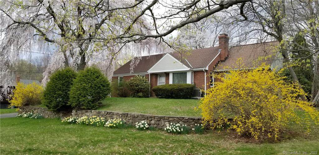 305 Albany Turnpike - Photo 1