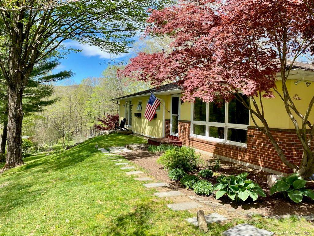 11 Studio Hill Road - Photo 1