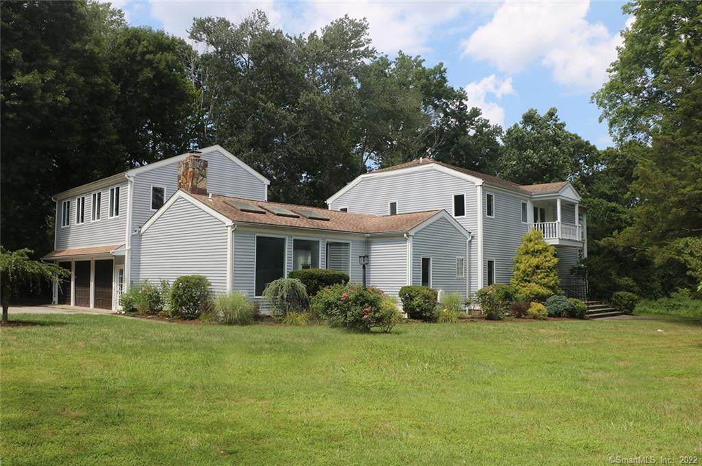 106 Comstock Hill Avenue - Photo 1