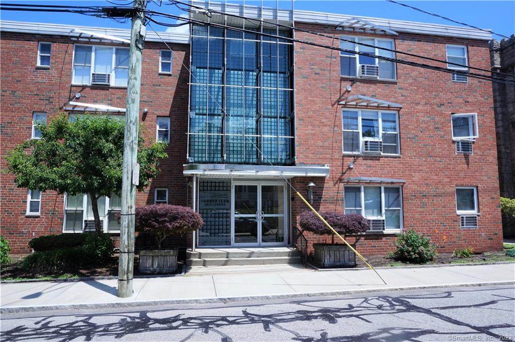 184 Pequot Avenue - Photo 1