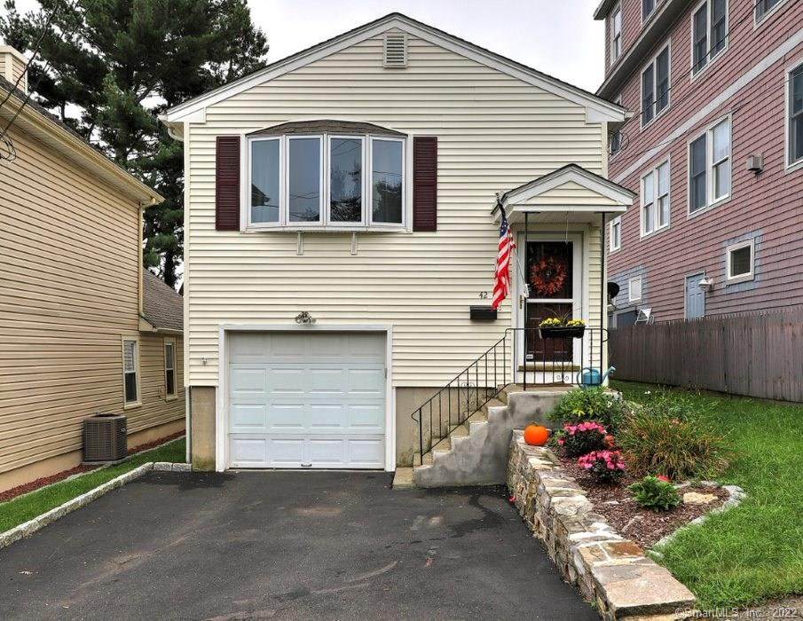 42 Soundview Avenue - Photo 1