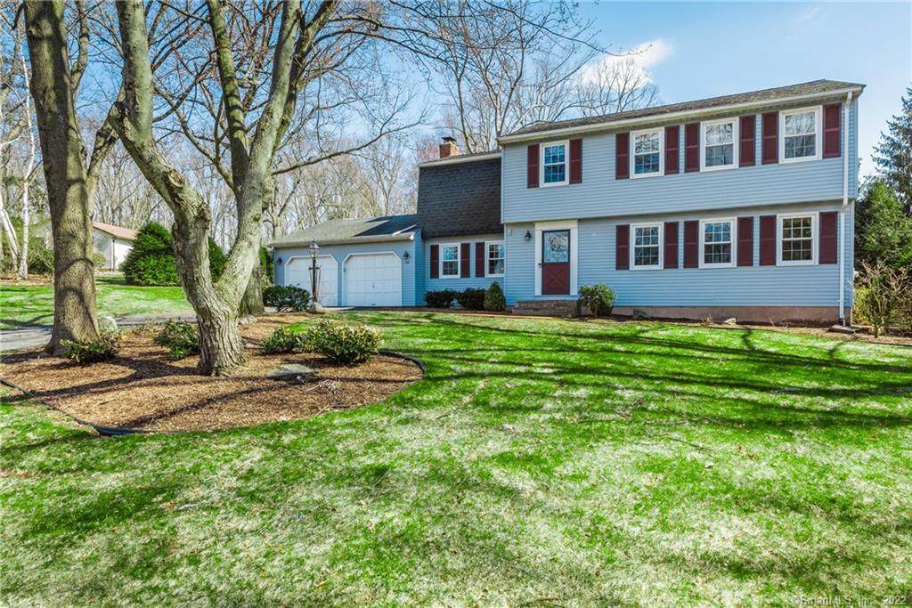 58 Pinewood Drive - Photo 1
