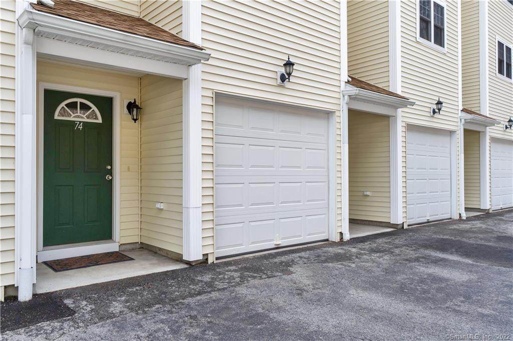 527 Thames Street - Photo 1