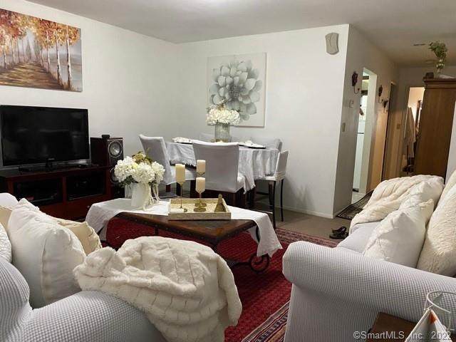 37 Greenwich Avenue - Photo 1