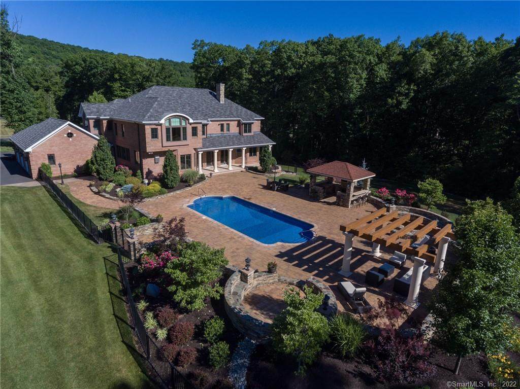 555 Winding Ridge - Photo 1